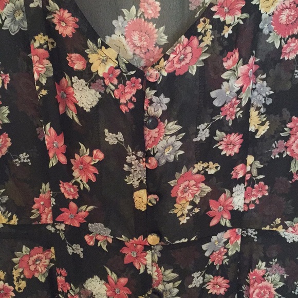 Sheer floral dress - Picture 3 of 4